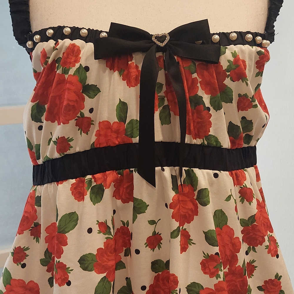 Chic Floral Women's Blouse with Black Accents - Picture 3 of 8